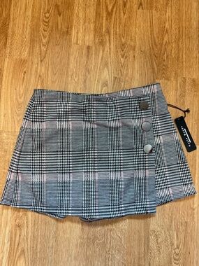 Plaid Mini Skort with Side Buttons - Black & Pink